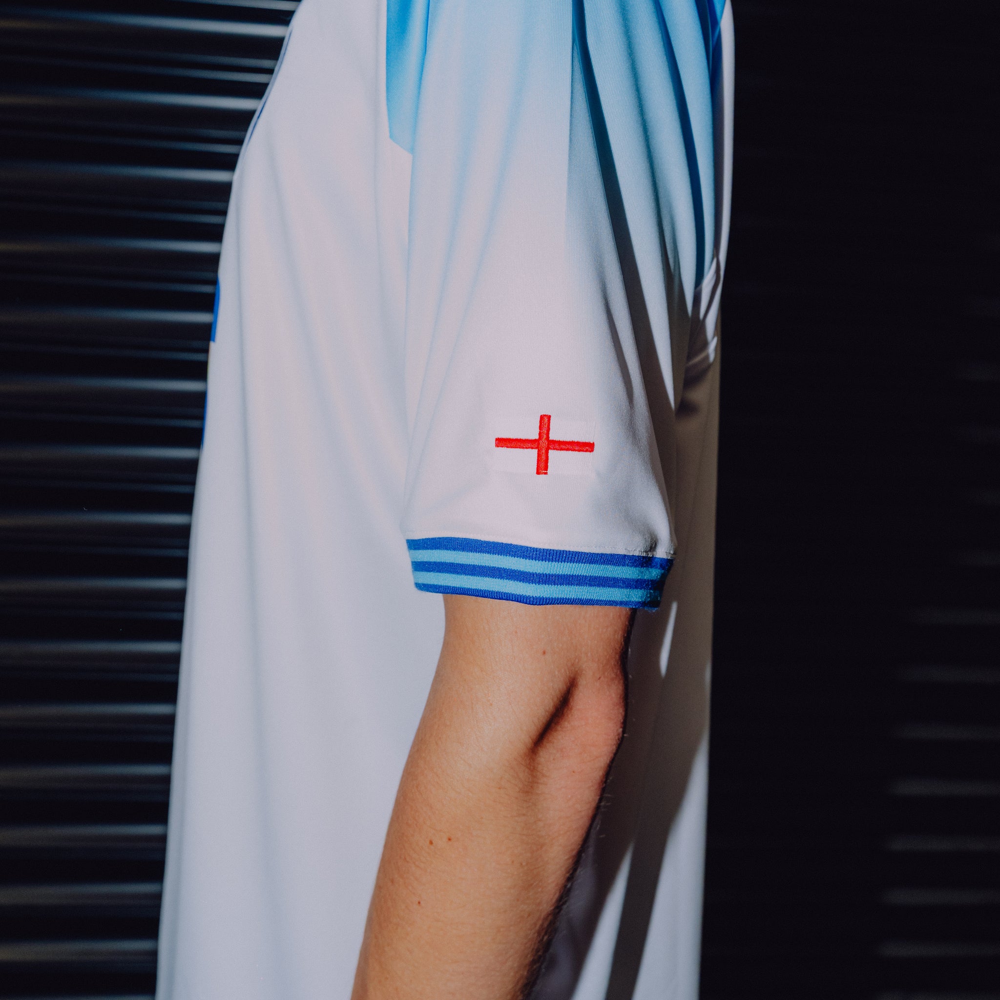 DNBA FOOTBALL TEE - ENGLAND